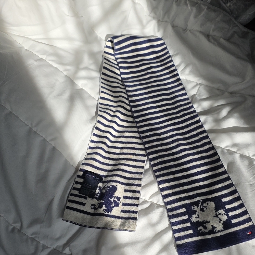Vintage Tommy Hilfiger Double Sided Navy and White Striped Scarf With Lion Crest